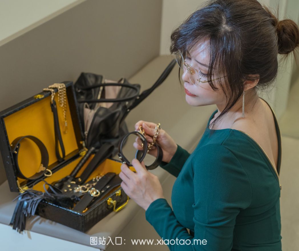 秋和柯基小姐姐的《电车》COS大作