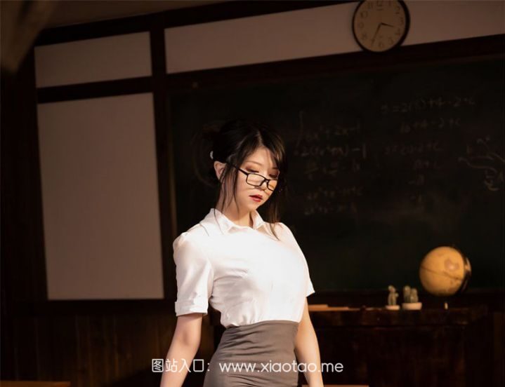 leah梓未个人资料 美女老师写真作品惊艳全场