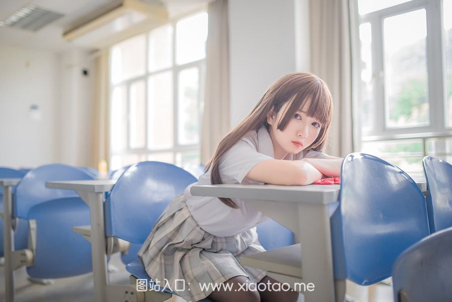 白金saki卖萌界的翘楚，水手服造型令人惊喜