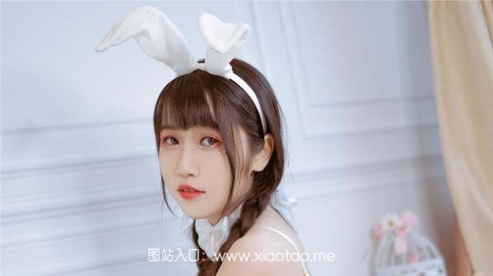 不呆猫cos作品圣诞系列,温暖小白兔想让人摸摸