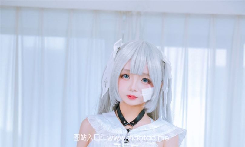 樱井小莜cos初音酱白发造型勾魂夺魄
