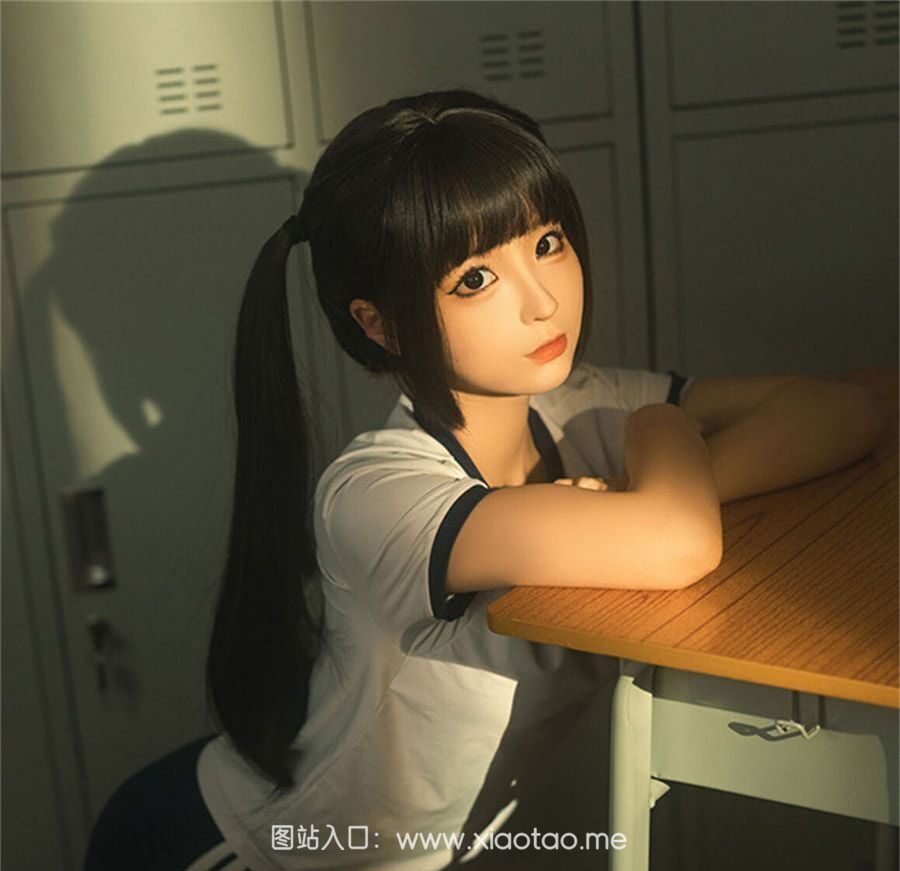 蠢沫沫cos午后课间作品,清纯活力的高中生