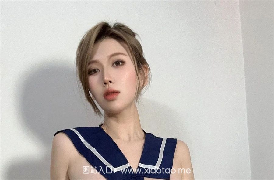 乙醇子微密资源，身材傲人的高冷女神