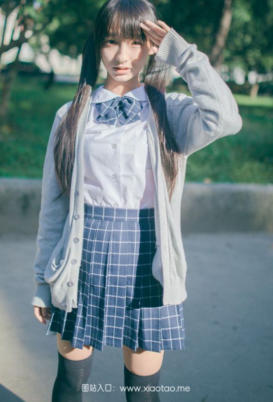 神楽坂真冬《阳光校服系列》COS作品