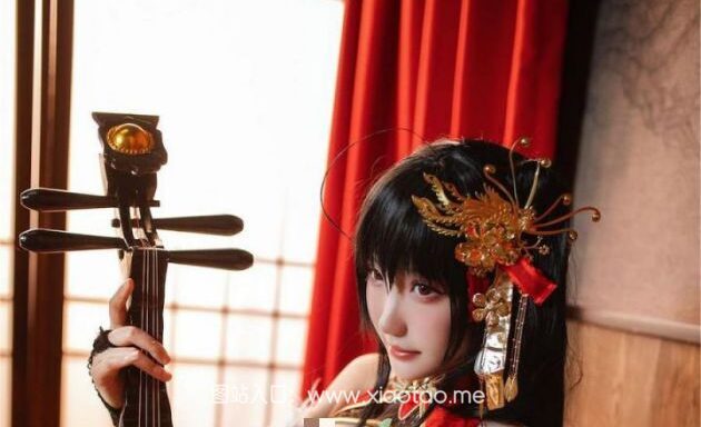 瓜希酱cos作品碧蓝航线大凤旗袍，这么漂亮的女生怎么评价呢？