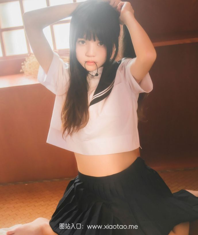 桜桃喵小背心换水手服COS作品在线鉴赏