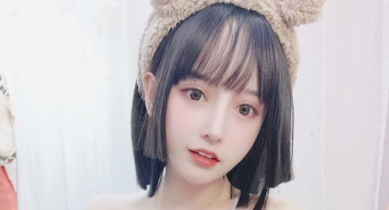 过期米线线喵的最新力作【白色吊带】甜美可爱