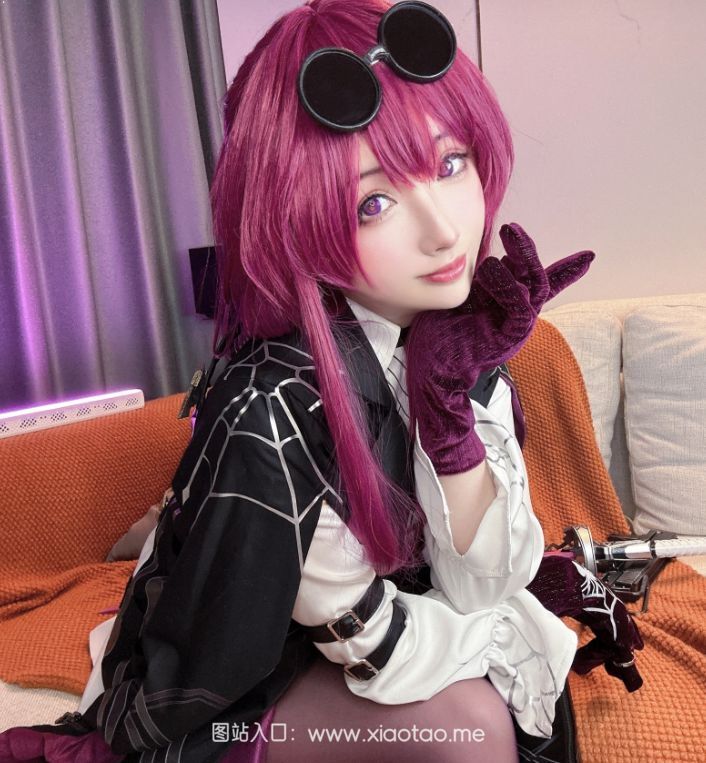 rioko凉凉子cos火辣杀手《卡芙卡妈妈》鉴赏