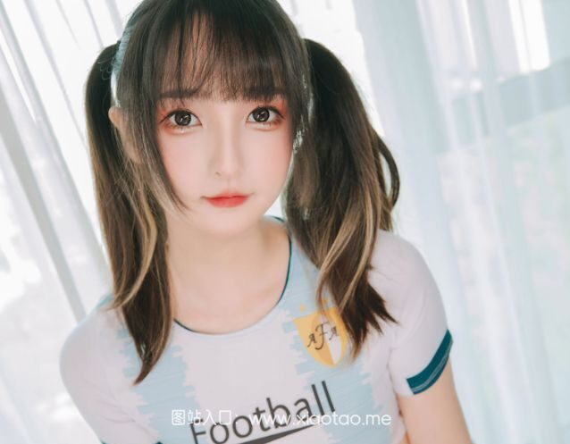 神楽板真冬拉拉队少女COS作品在线