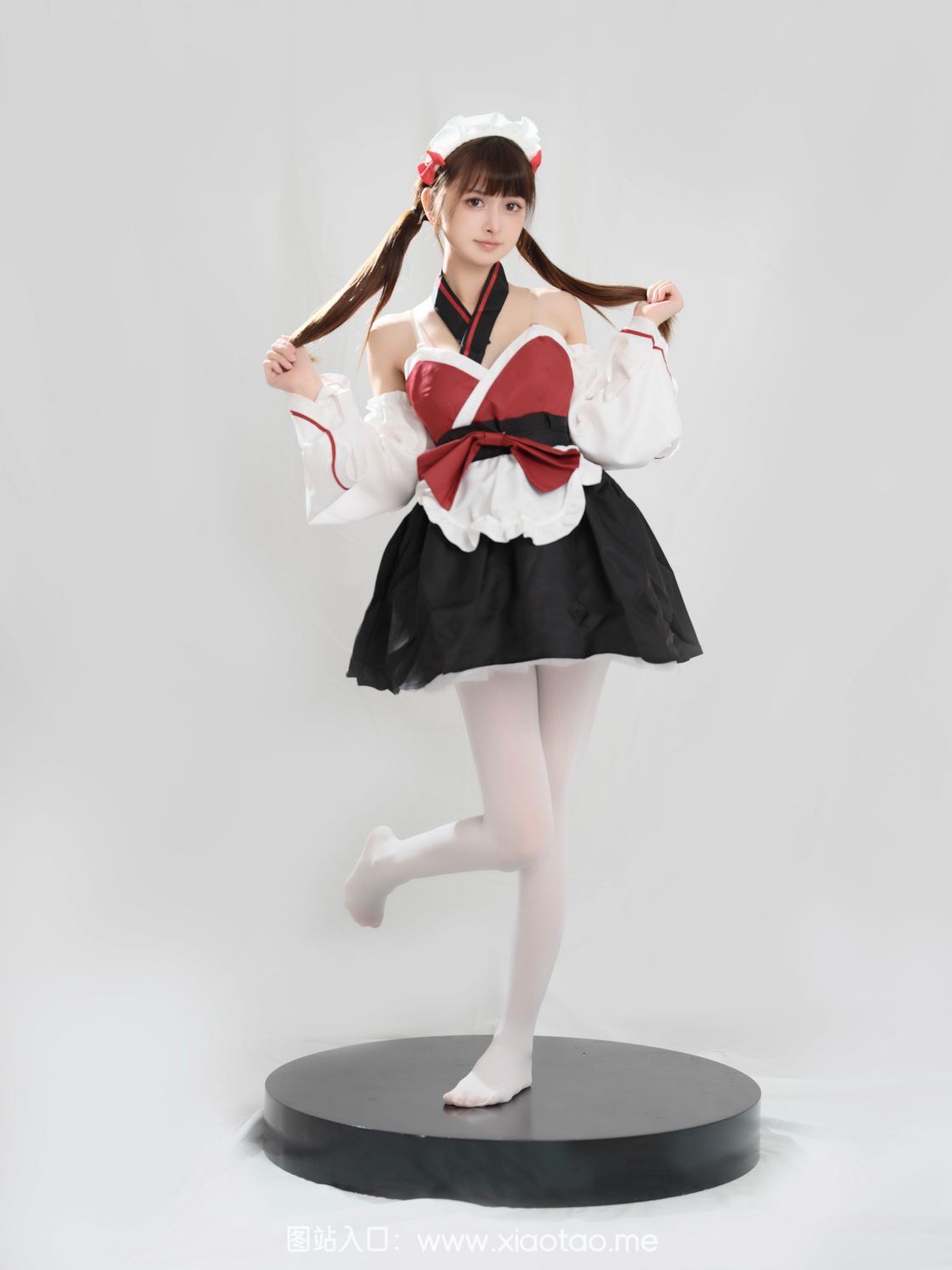 河豚抚子cos作品《红衣小女仆》,cos精美图包