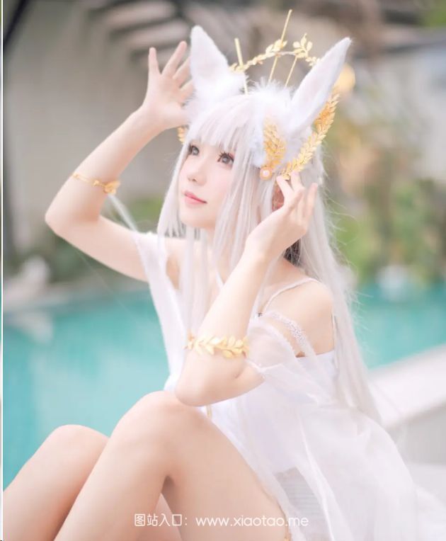 花柒Hana《白金cos泳装》作品赏析
