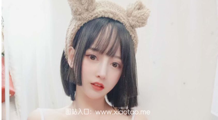 过期米线线喵COS作品白色吊带图片包鉴赏