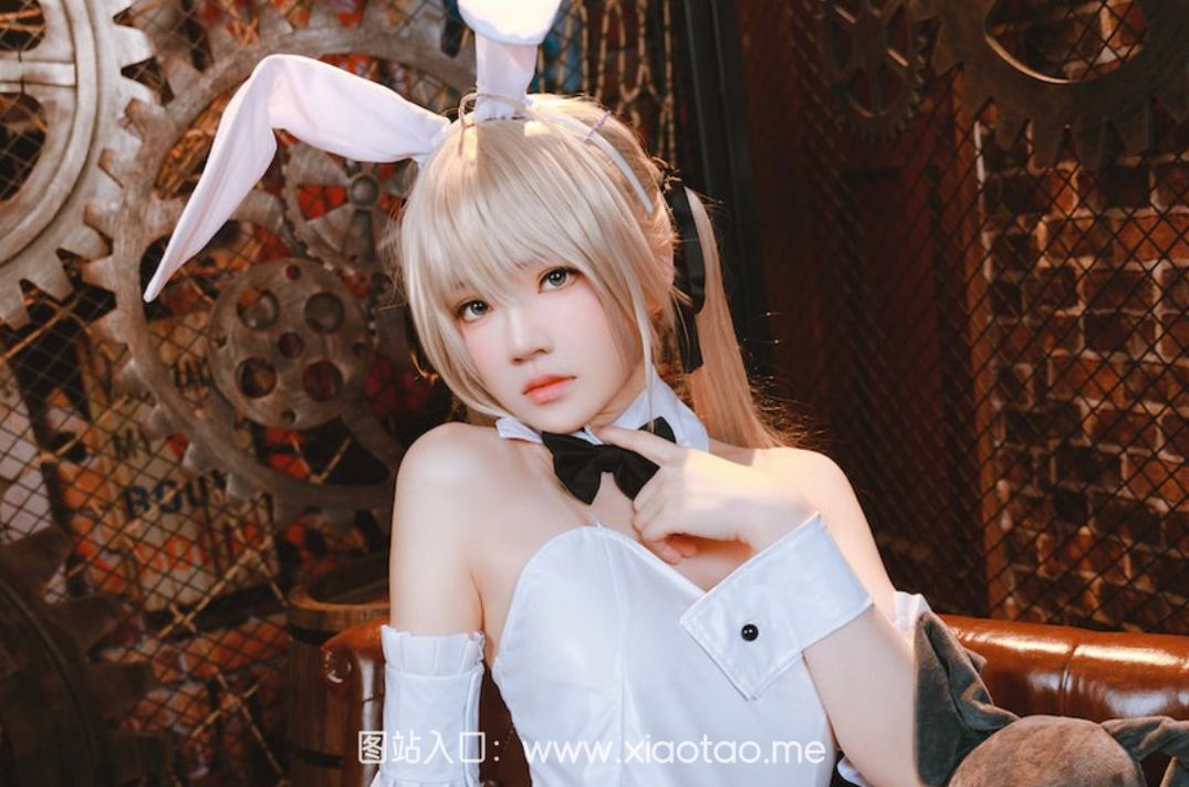 桜桃喵cos穹妹兔女郎，高冷可爱