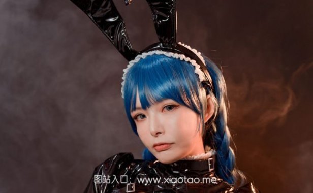 秋和柯基COS胶衣是哪一套？除了暗金色连体衣还有哪些？