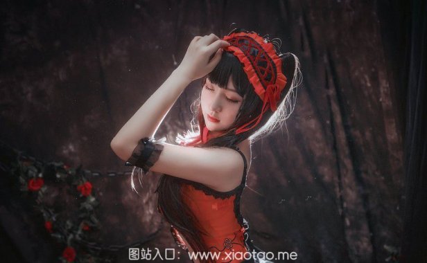 猫九酱Sakura cos碧蓝航线大凤礼服，时崎狂三，你更喜欢哪个